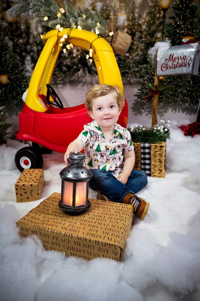 Holiday Mini Session - Cozy Red Coupe